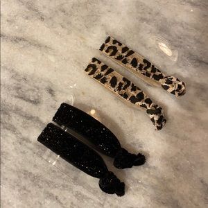Set of 4 hair ties